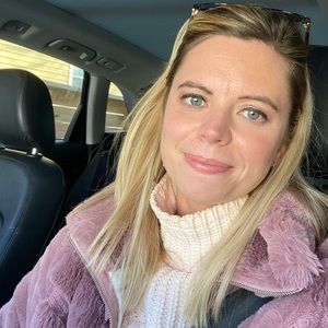 Meet your Posher, Claire